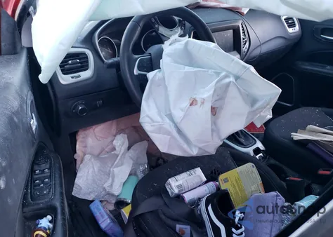 2018 Jeep Compass Sport z USA, uszkodzony, nr VIN 3C4NJCAB6JT204441